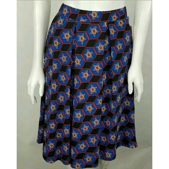 Lularoe Madison Short Pleated Skirt
XL Blue Stars - Picture 1 of 6